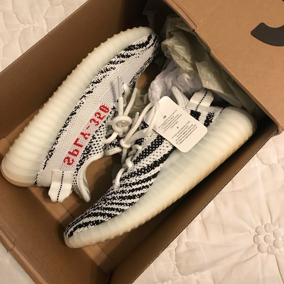 are yeezy zebra true to size